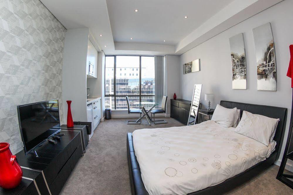 Luxurious Sandton Skye Apartment Exterior photo